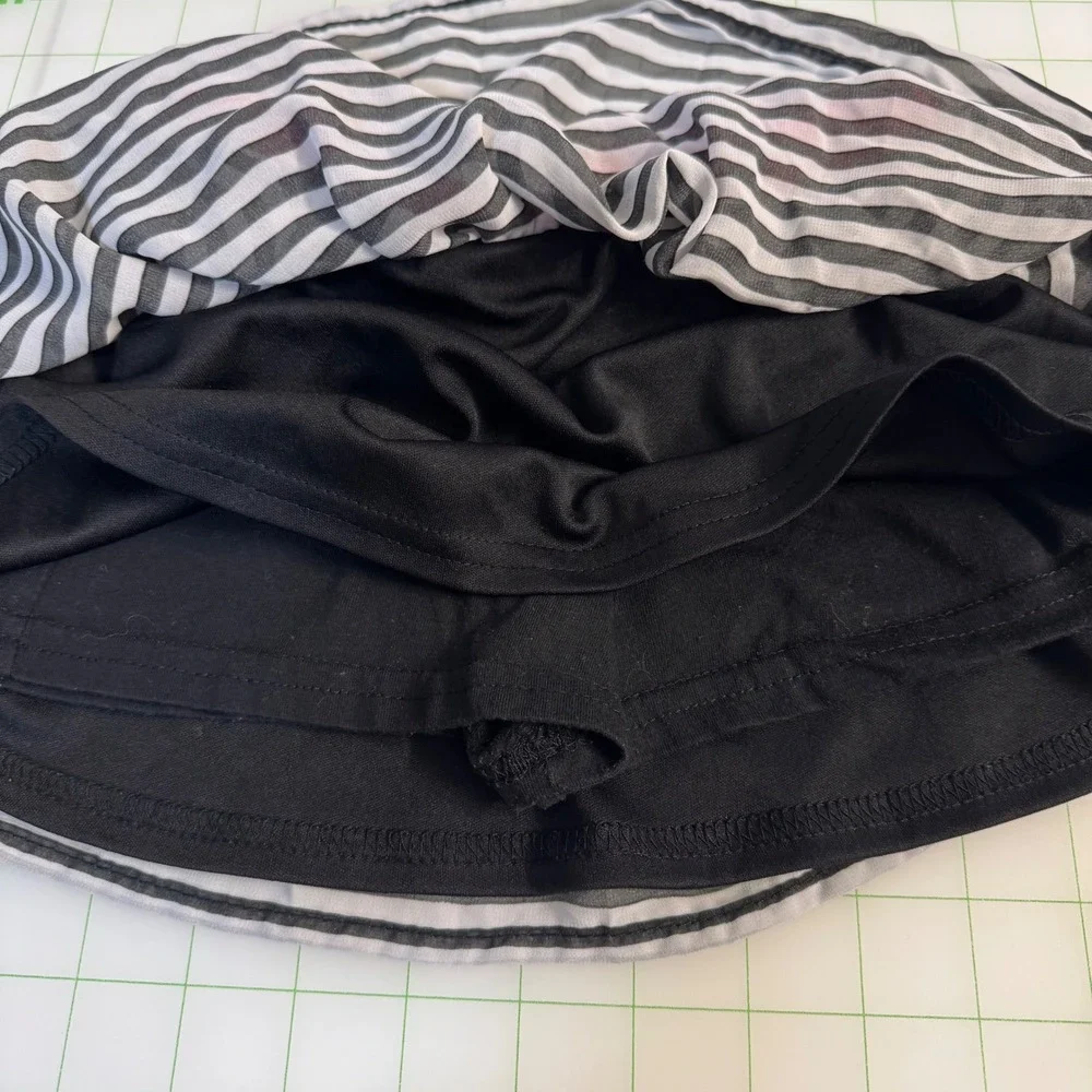Disney 2016 black/white stripe skort girls size 3T